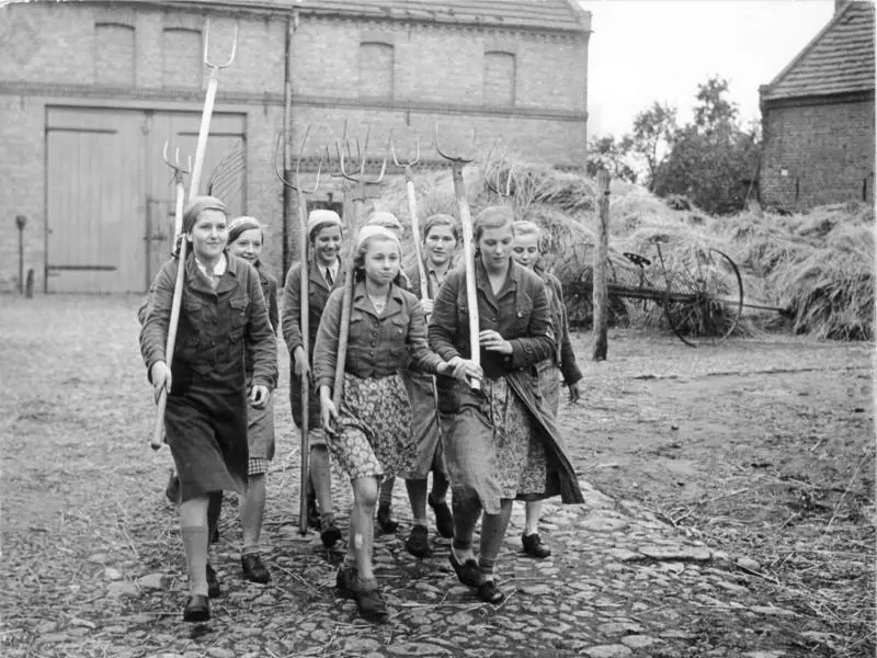 League Of German Girls F001219 Bdm Bund Deutscher Madel World War Ii